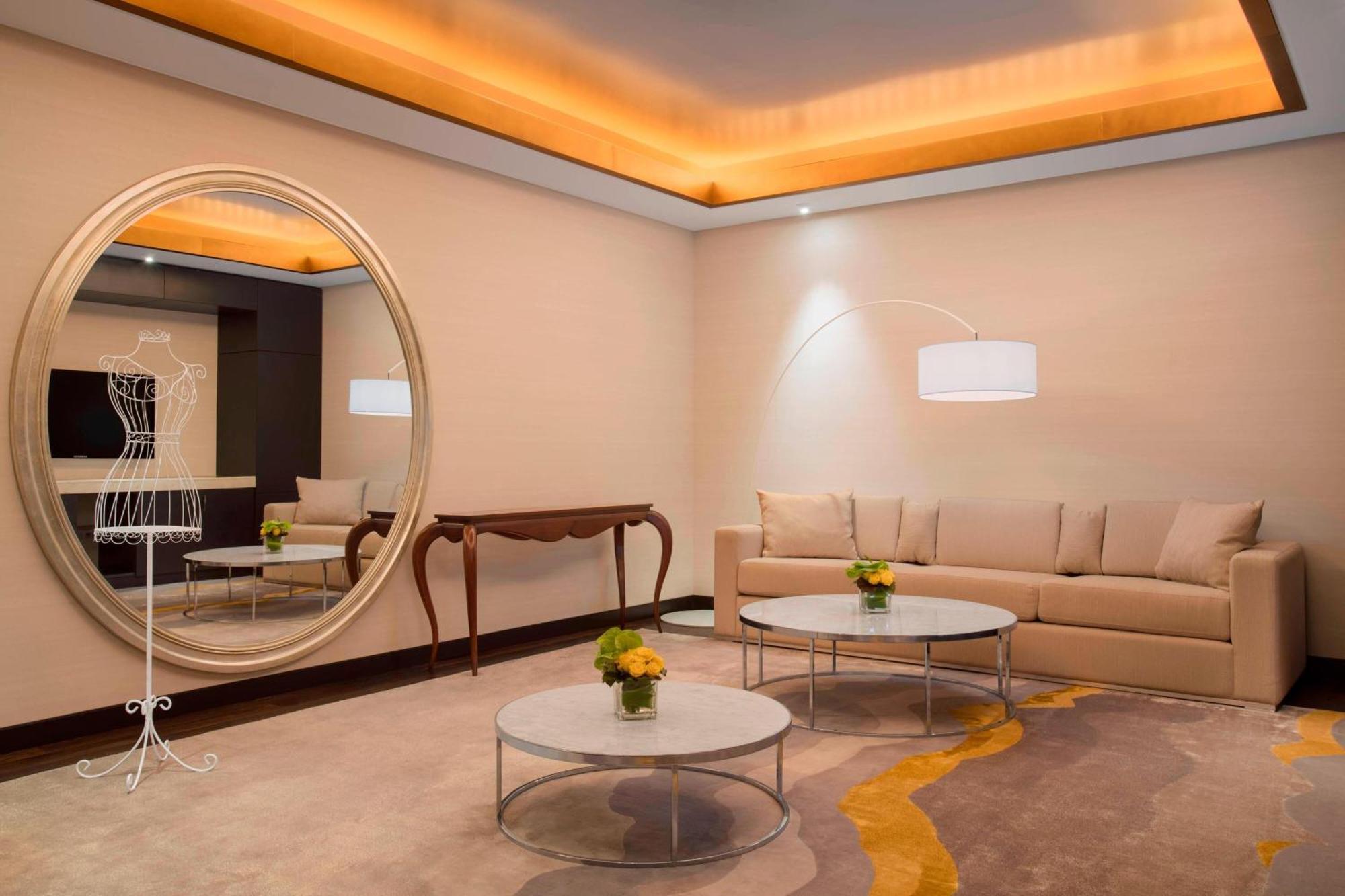 The Westin Doha Hotel & Spa Exterior photo A suite at the hotel