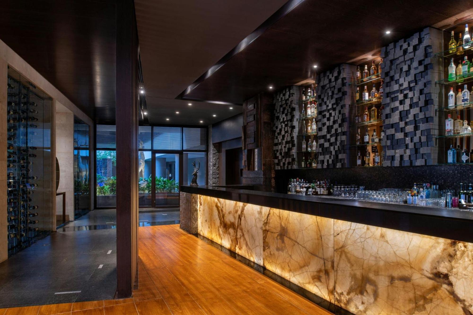 The Westin Doha Hotel & Spa Exterior photo