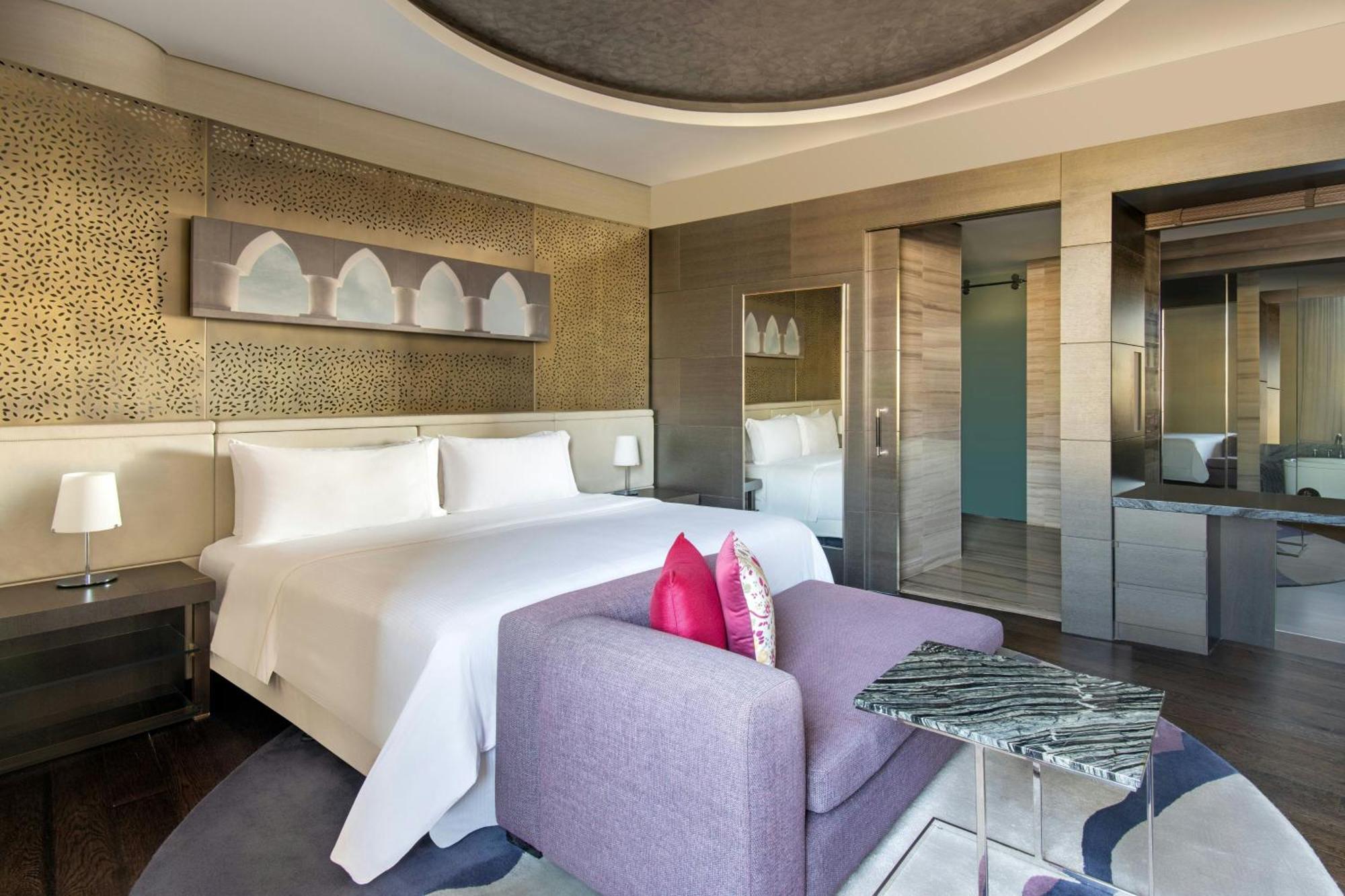 The Westin Doha Hotel & Spa Exterior photo